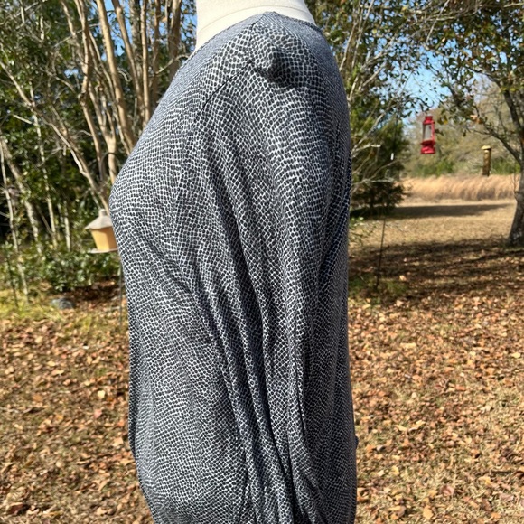 MICHAEL Michael Kors Long Sleeve Light Weight Key Hole Pullover Top Size Large - Picture 2 of 7